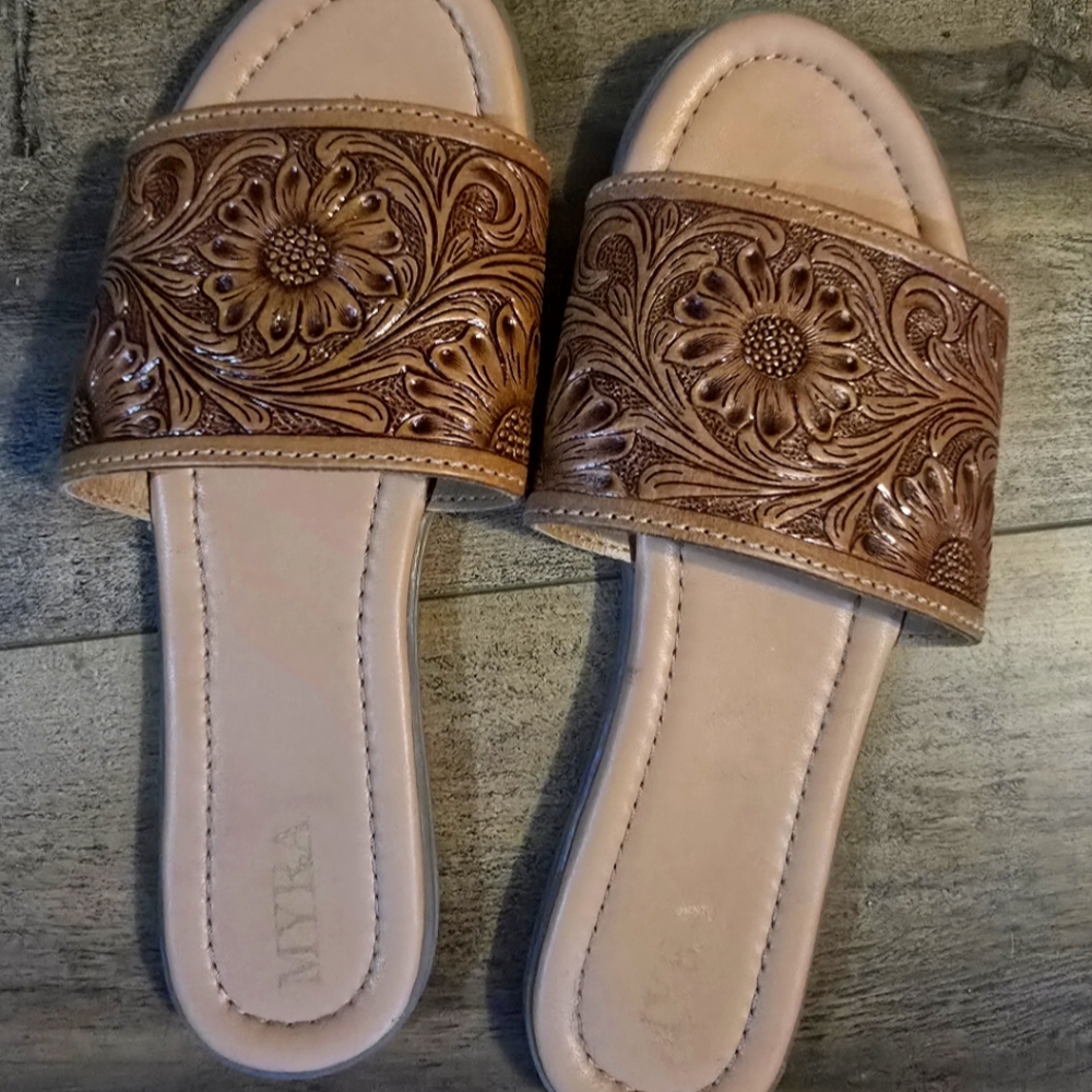Myra Western Tooled Slides